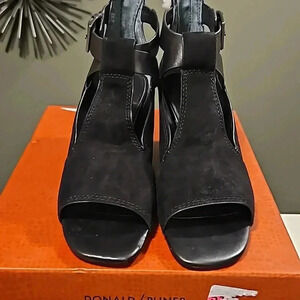 DONALD PLINER SILIA 2 WEDGE SANDALS